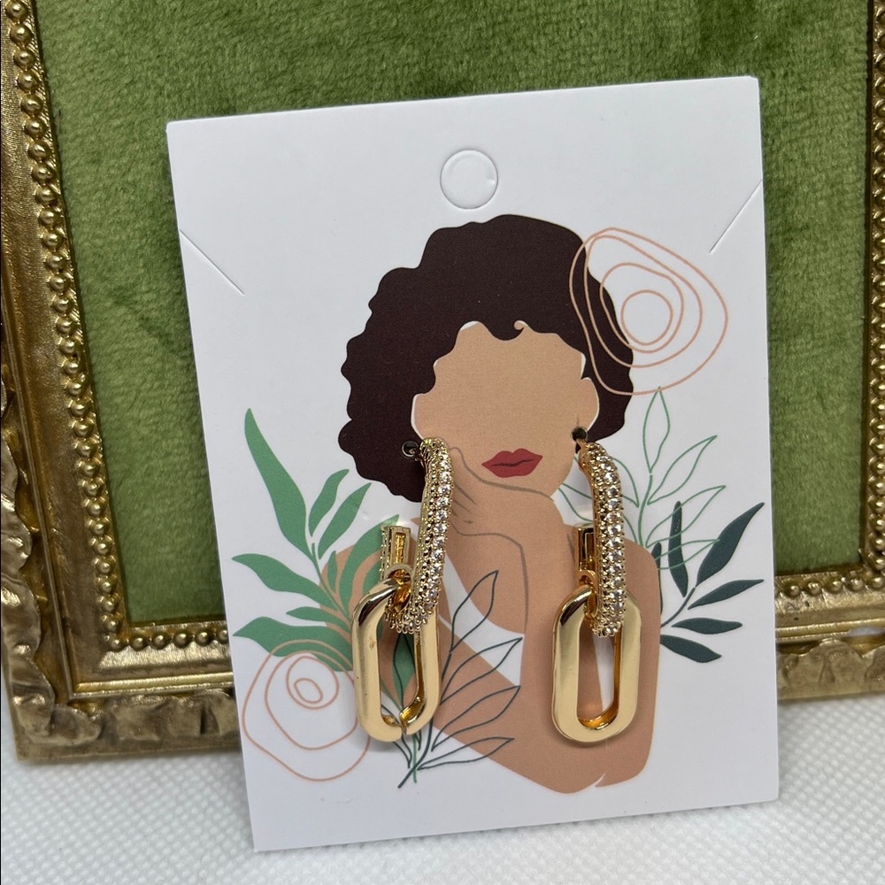 Chic Gold Women's Earrings